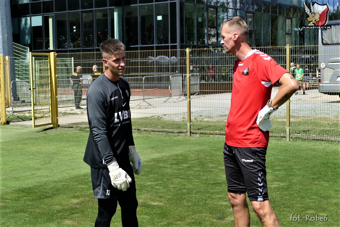 (01) ŚIąsk II Wrocław - Polonia (07.08.2022).jpg